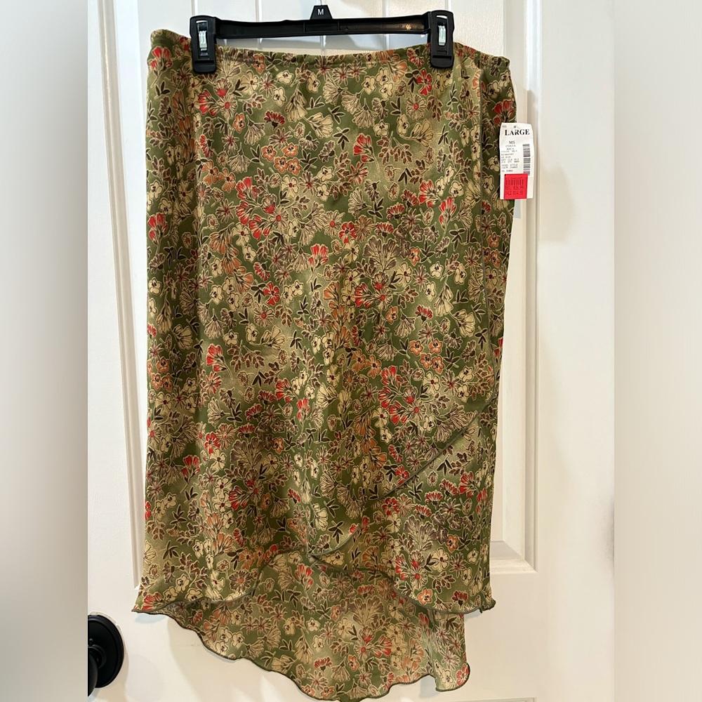 Fashion Bug Floral Midi Skirt - Green and Red